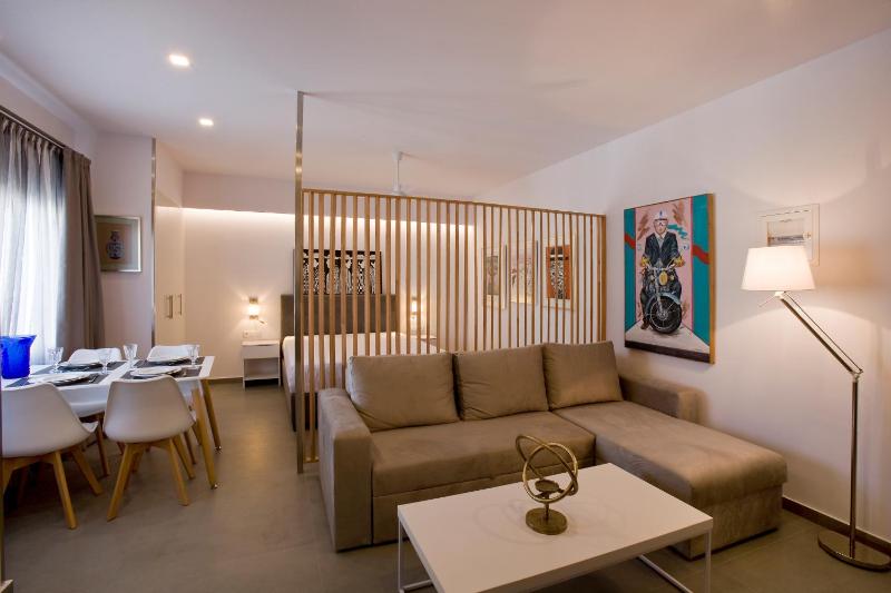 SYNATHENS APARTMENTS & STUDIOS - image 16