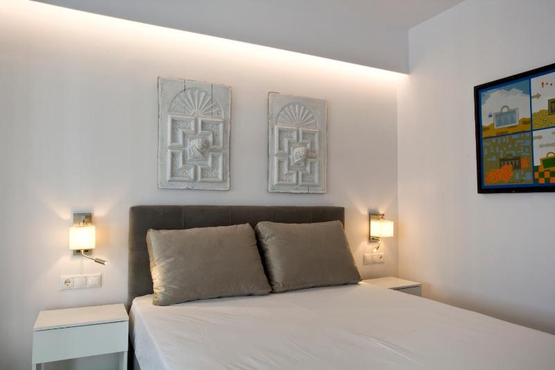 Apartment with Balcony image 4