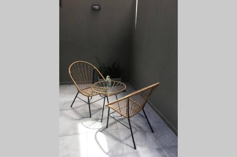 Hermoso NUEVO con PISCINA Balcón y Patio - image 2
