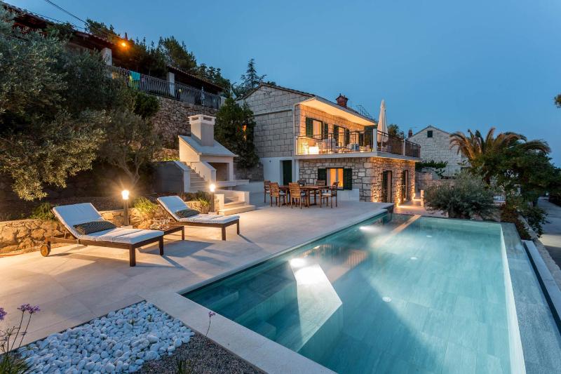 Villa image 2