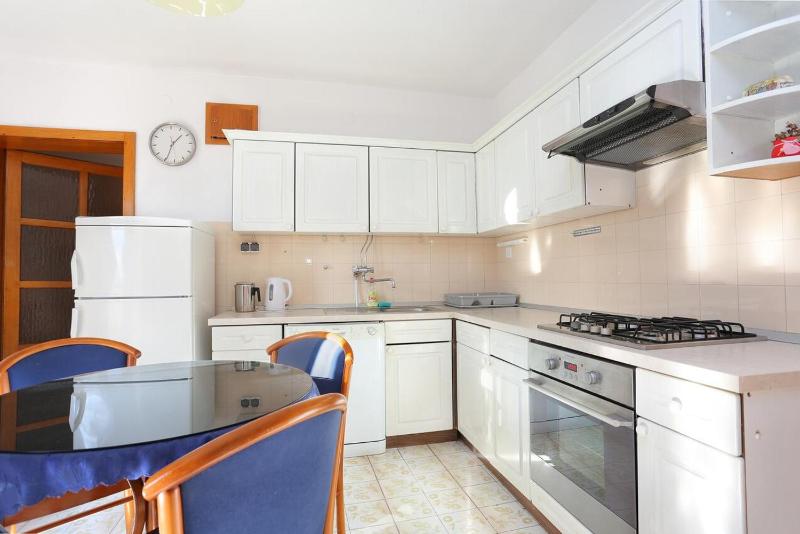 One-Bedroom Apartment with Terrace and Sea View image 2