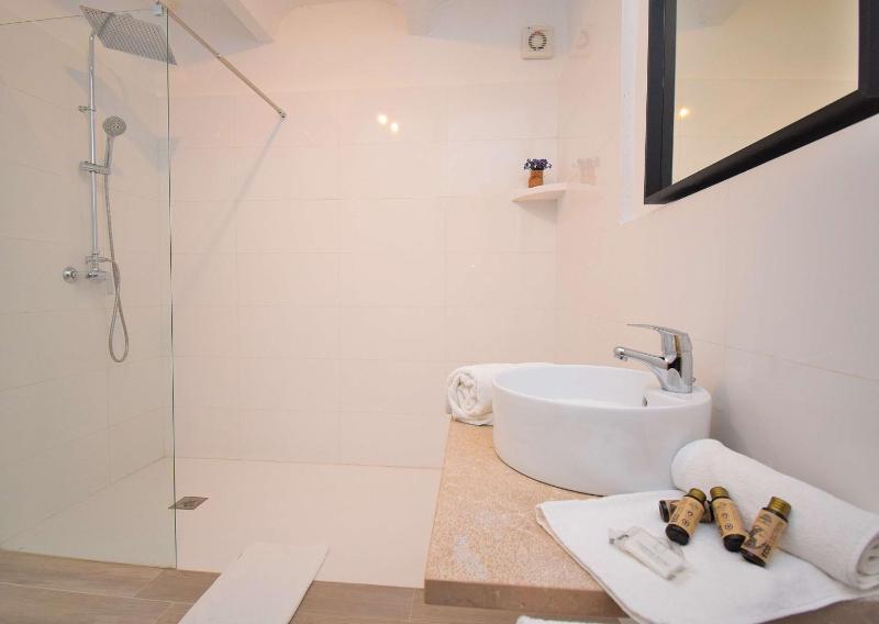 Double Room with Garden View or Terrace image 4