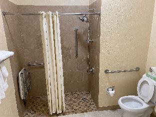 King Room - Non Smoking image 2