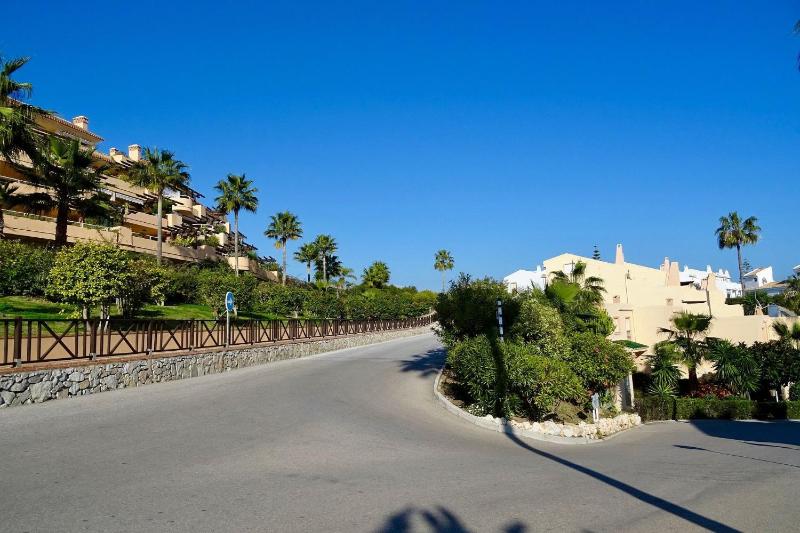 Malibu Mansion Club la Costa World with Sea View and hydromassage bath in Mijas Costa - image 6