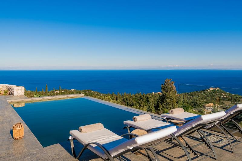 Nikolakos Villa Images