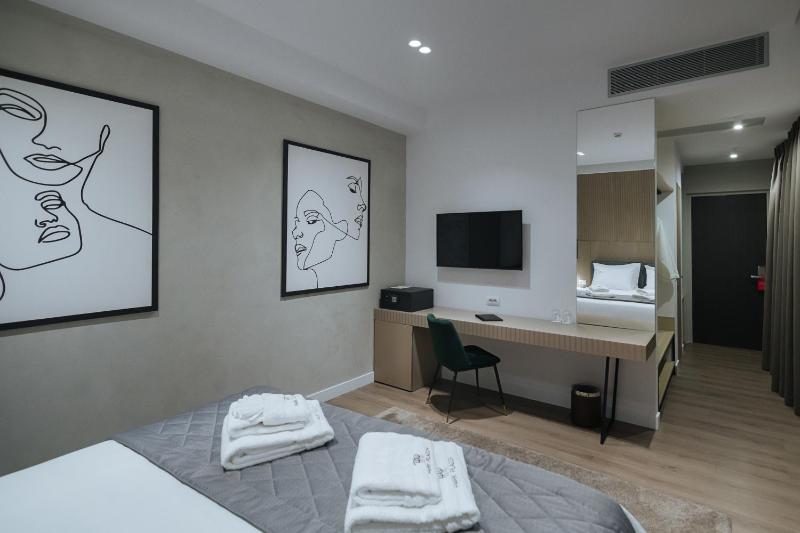 Large Double Room image 3