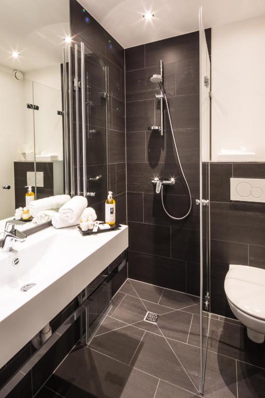 Superior Double Room image 3