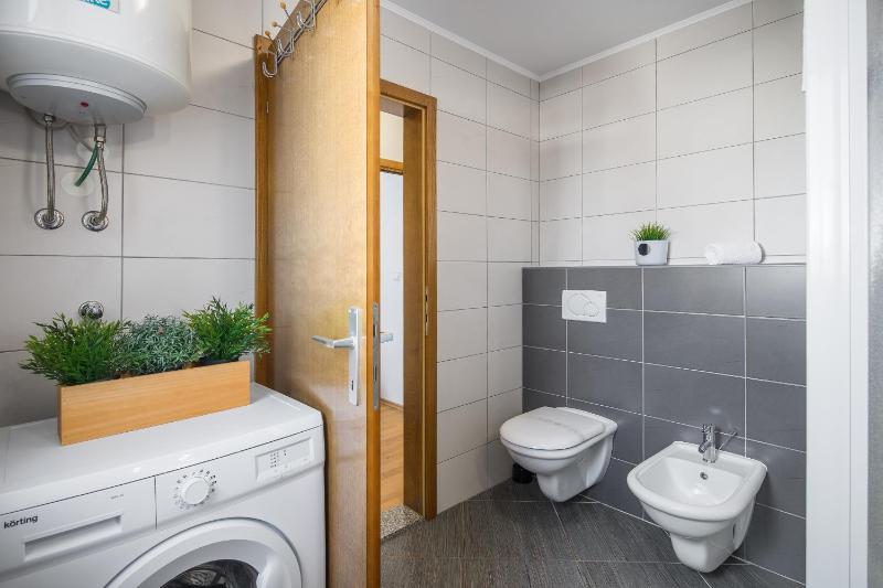 Premium Apartment (2 Adults) with Balcony image 3