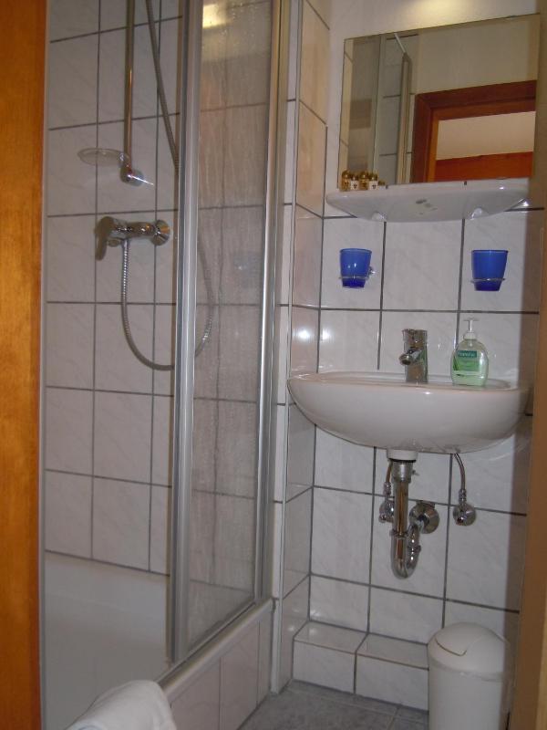 Double Room image 3
