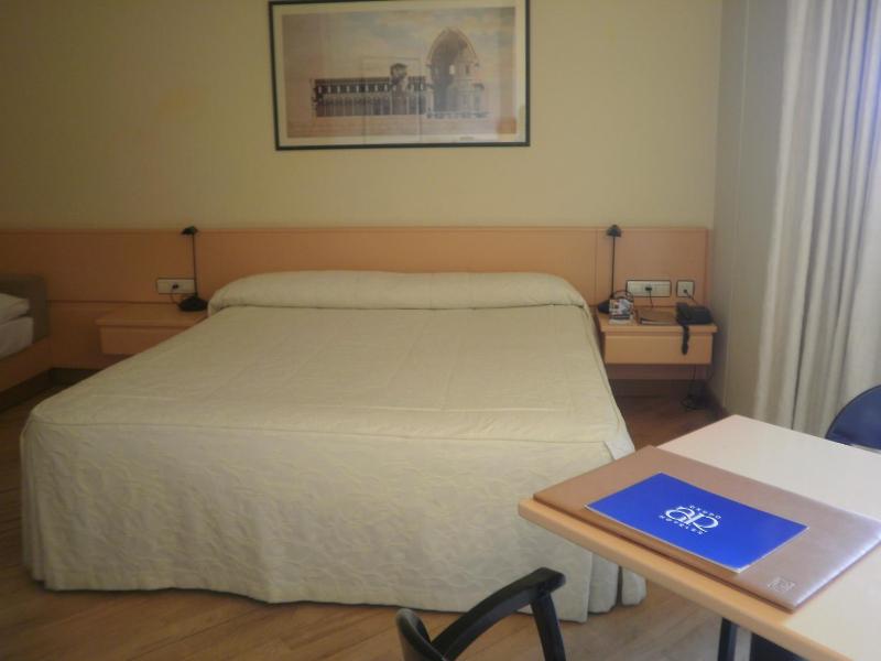 Double Room with Lake View image 3