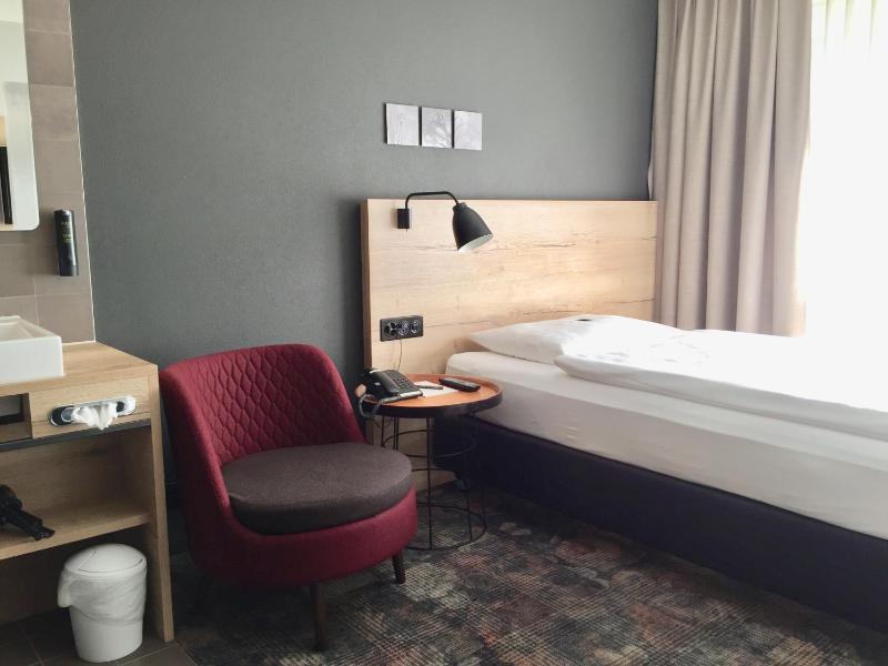 Superior Single Room image 3
