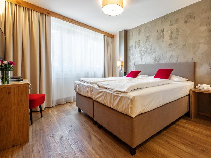 Superior Double Room image 4