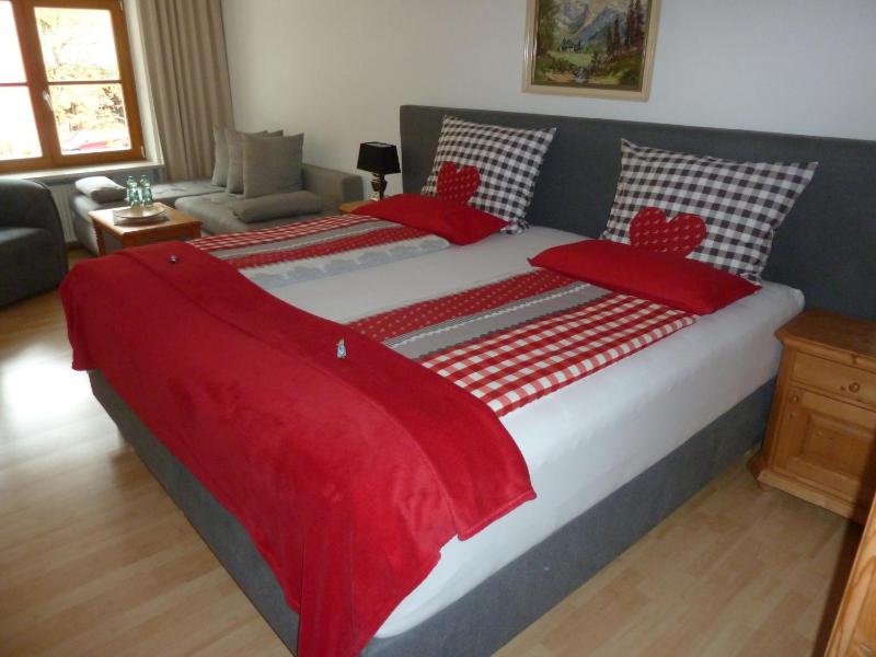 Double Room with Garden View image 3