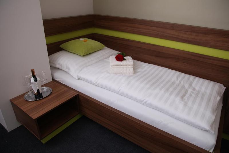 Single Room image 2