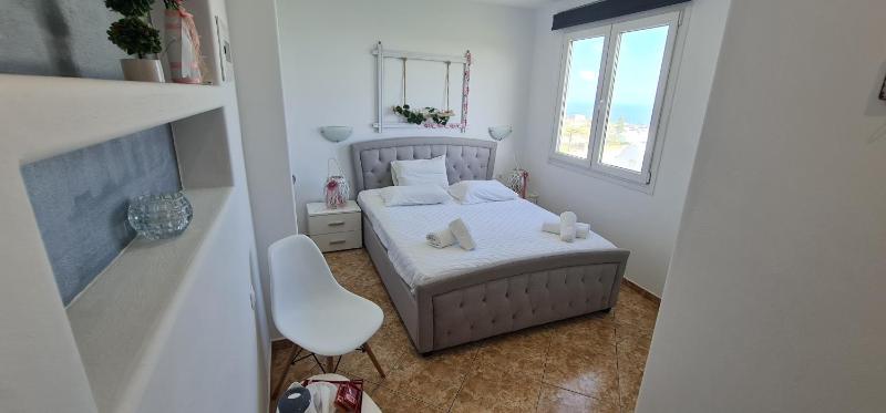 Double Room image 3
