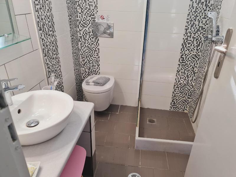 Superior Triple Room image 2