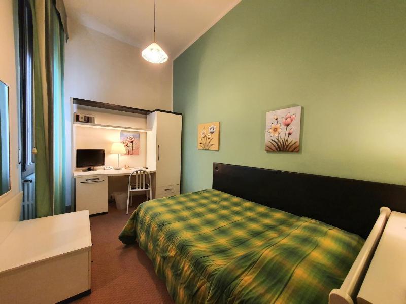 Economy Single Room image 4