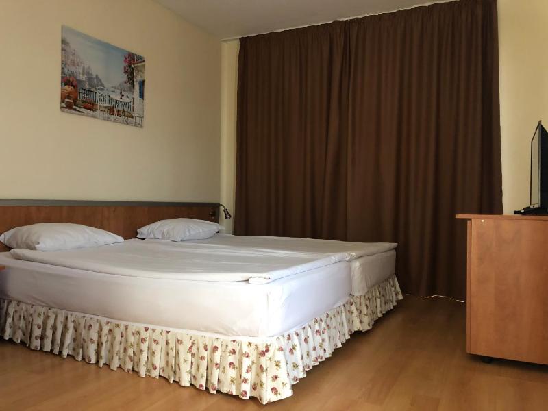 Double Room with Balcony image 1