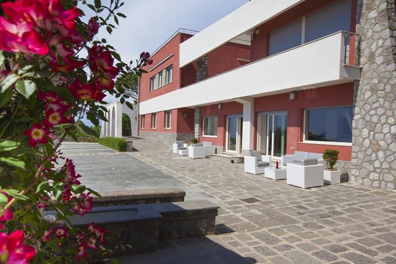 Amore Rentals - Villa Daniela - image 46
