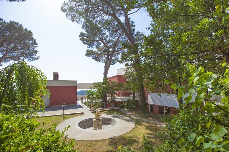 Amore Rentals - Villa Daniela - image 11