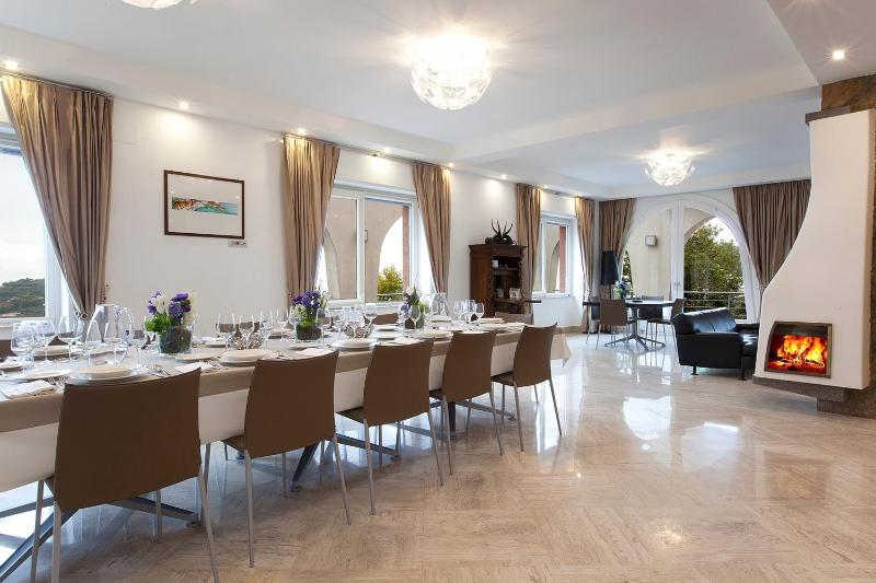 Amore Rentals - Villa Daniela - image 4