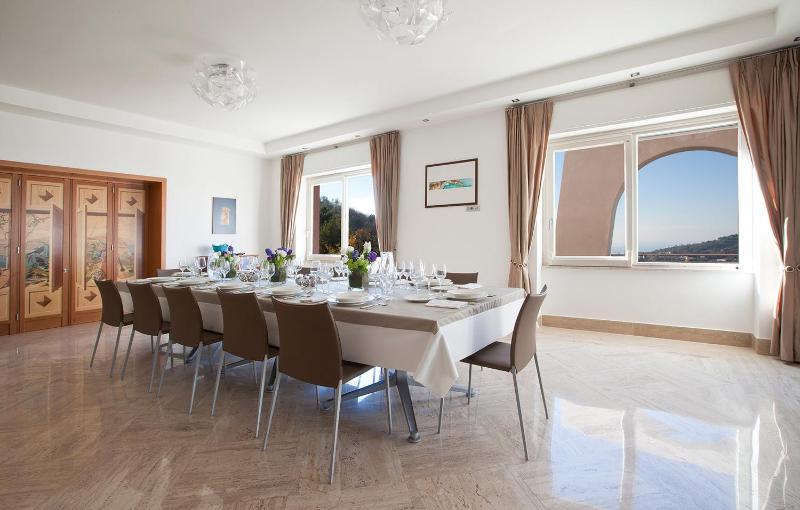 Amore Rentals - Villa Daniela - image 8
