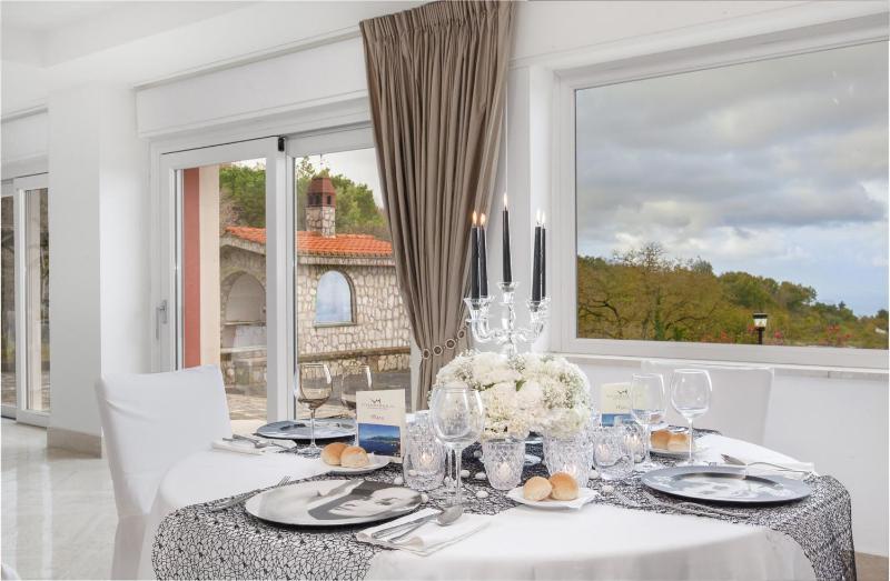 Amore Rentals - Villa Daniela - image 32
