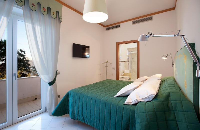 Amore Rentals - Villa Daniela - image 5