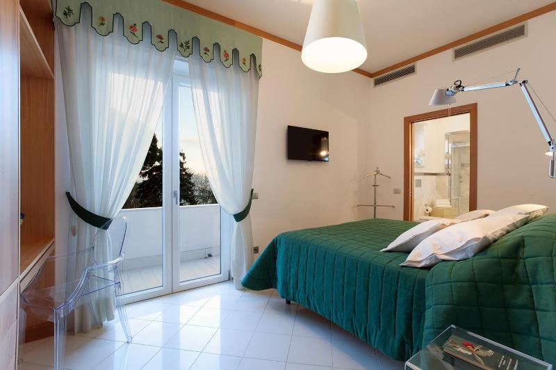 Amore Rentals - Villa Daniela - image 28