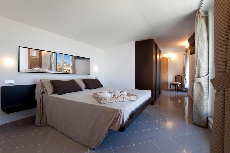 Amore Rentals - Villa Daniela - image 36