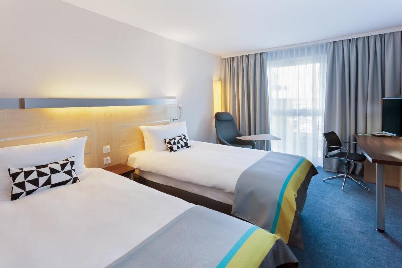 Standard Room with Two Single Beds image 3