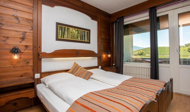 Family Suite with Balcony image 2
