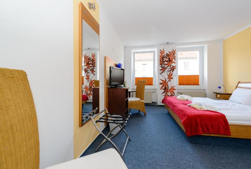 Standard Double Room image 3