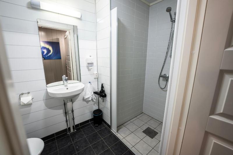 Budget One-Bedroom Apartment with Habour View image 3