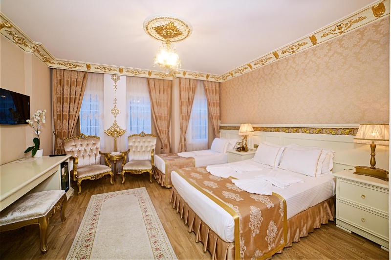 Family Room image 2