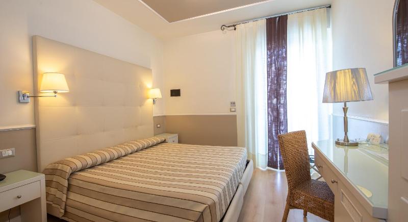 Standard Double or Twin Room image 1
