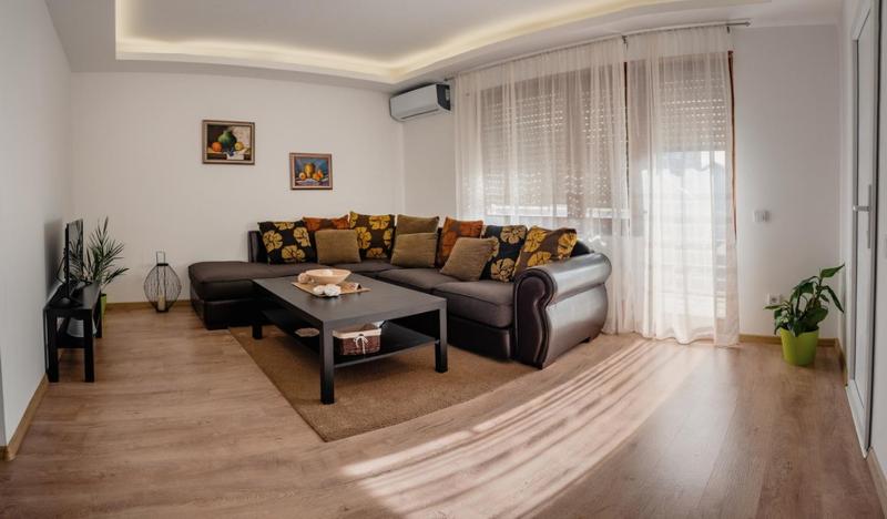 One-Bedroom Apartment image 4