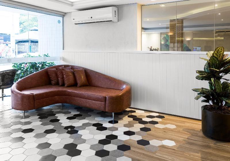 H Hotel - image 4