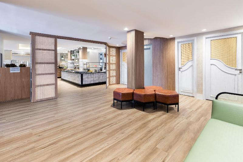 H Hotel - image 3