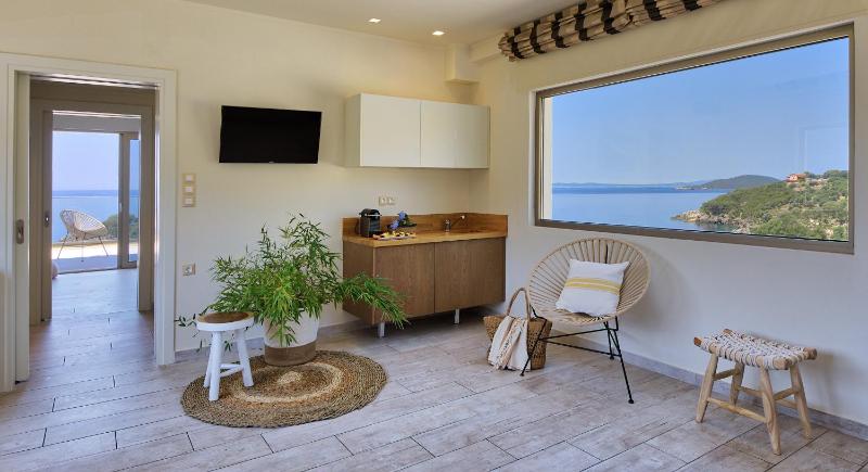 Prima Vista Suite Panoramic Sea View  image 3