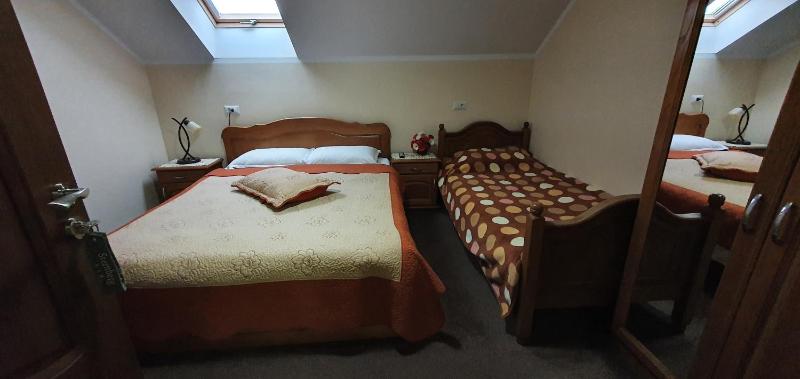 Triple Room with Private Bathroom image 4