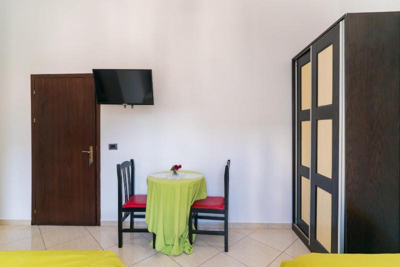 Family Double Room image 3