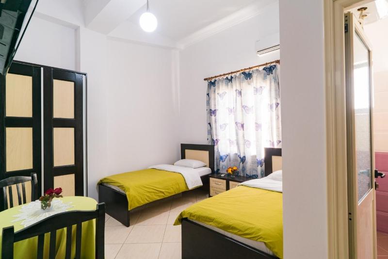 Family Double Room image 4