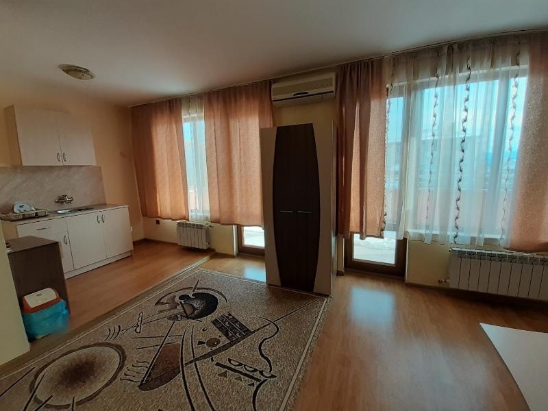 Studio with Balcony image 2