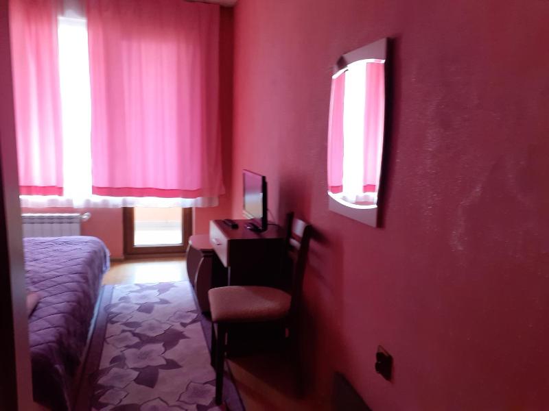 Twin Room with Balcony image 3