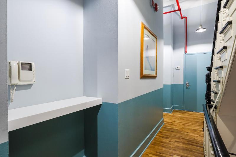 Double Room with Shared Bathroom image 3