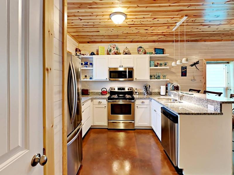 Three-Bedroom Townhouse image 3