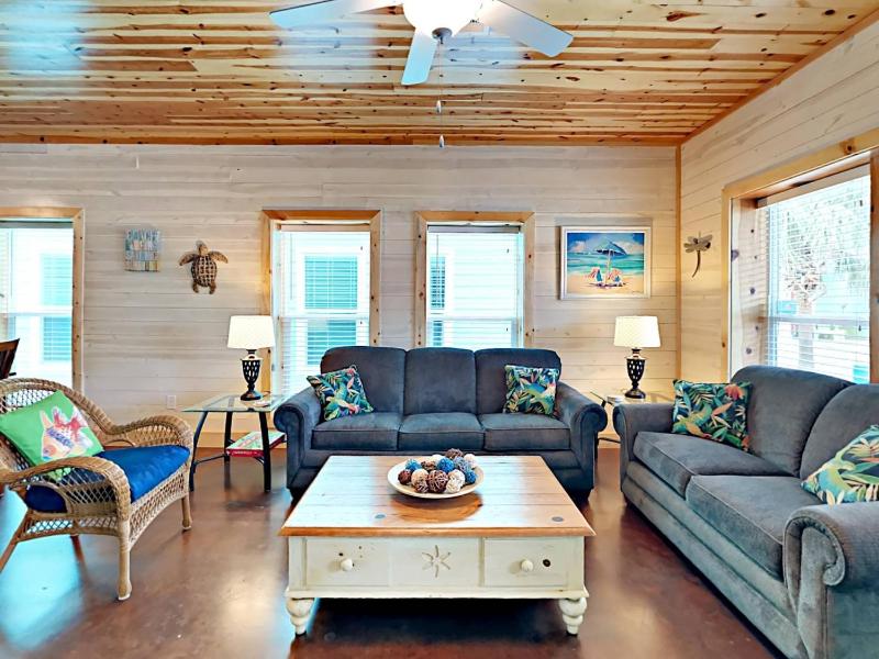 Three-Bedroom Townhouse image 1