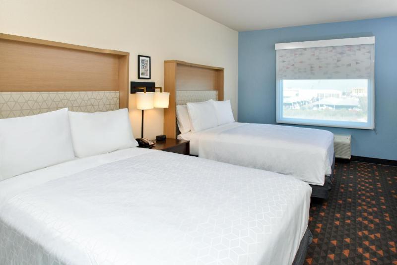Standard Room with Two Queen Beds image 2