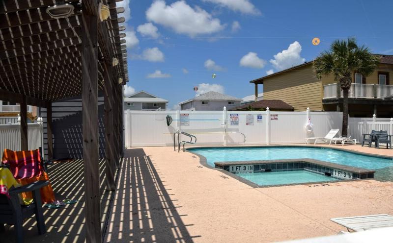 Three-Bedroom Townhouse image 3